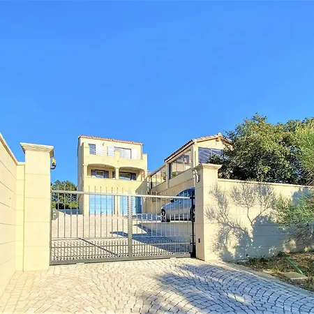 Apartment Stunning In With Wifi *